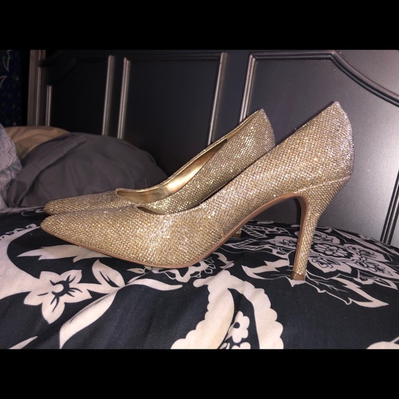 Nine West Shoes - NINE WEST! Gold Sparkle Heels. Nine West Shoes - NINE WEST! Gold Sparkle Heels.